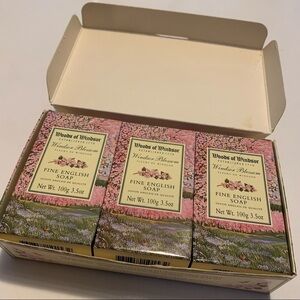 WOODS OF WINDSOR Windsor Blossom floral  fine luxury English soap three 3.5 oz
